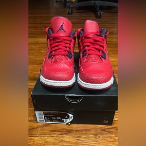 Grade Schopl Retro Jordan 4s